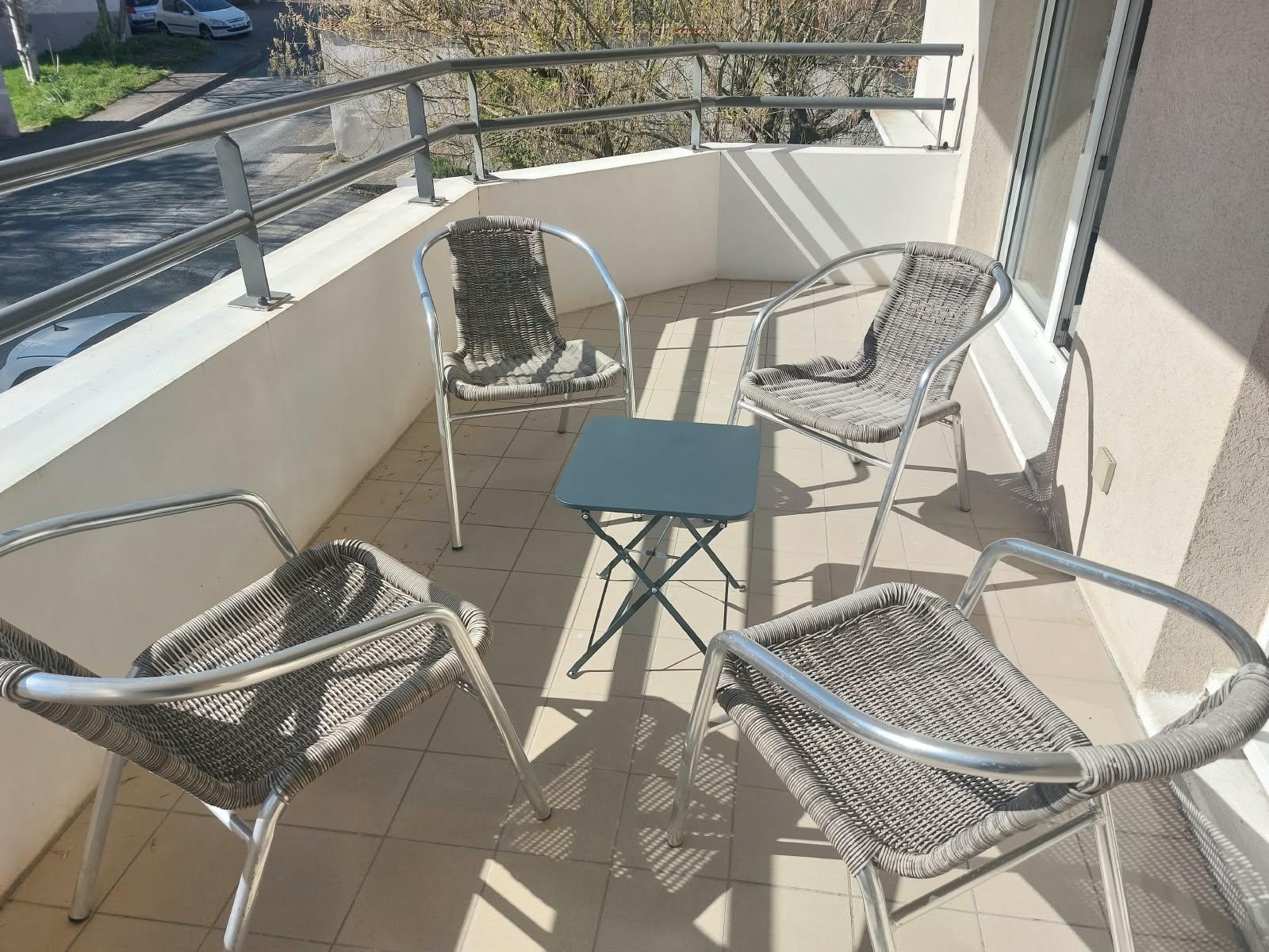 Appartement 3 pièces 75 m² · à Miribel · 75 m² · 1 050 €/mois