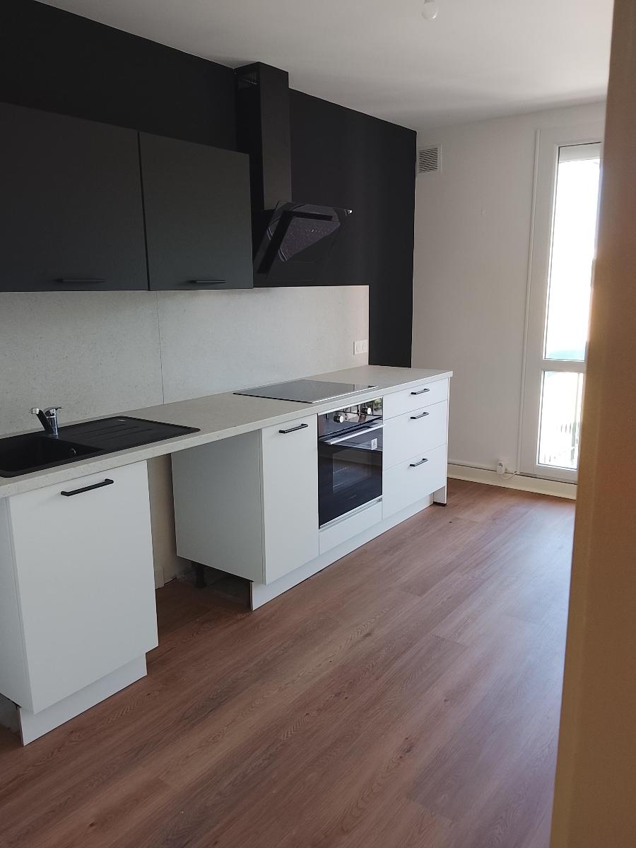 Appartement 3 pièces 79 m² · à Miribel · 79 m² · 1 050 €/mois
